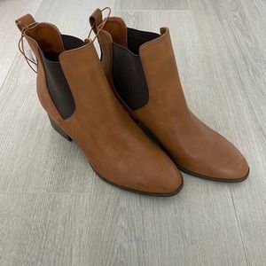 NWT Loft booties! Size 8.